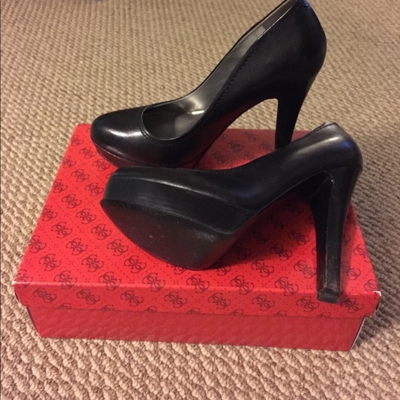 Guess Black Leather Shoes - Picture 3 of 3